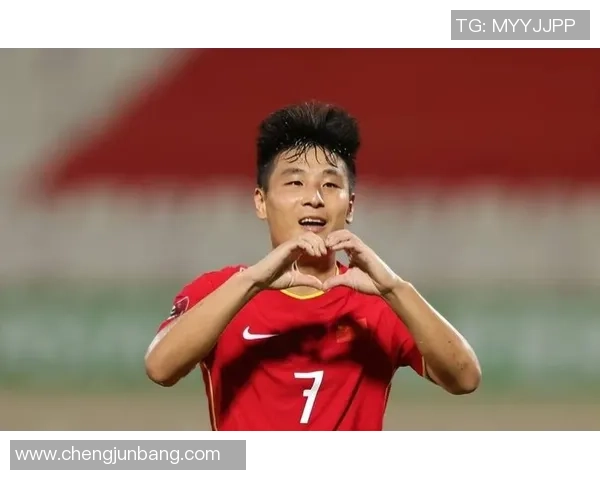 武磊亲签足球价格曝光球迷热议收藏价值与市场需求分析 武磊亲签足球价格曝光球迷热议收藏价值与市场需求分析