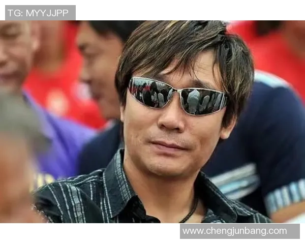 足球巨星为儿子牺牲事业高峰全力陪伴成长展现父爱无疆