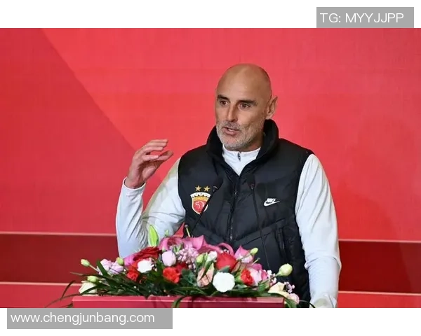 足球巨星西装魅力展现 从球场到红毯的优雅转变 足球巨星西装魅力展现 从球场到红毯的优雅转变